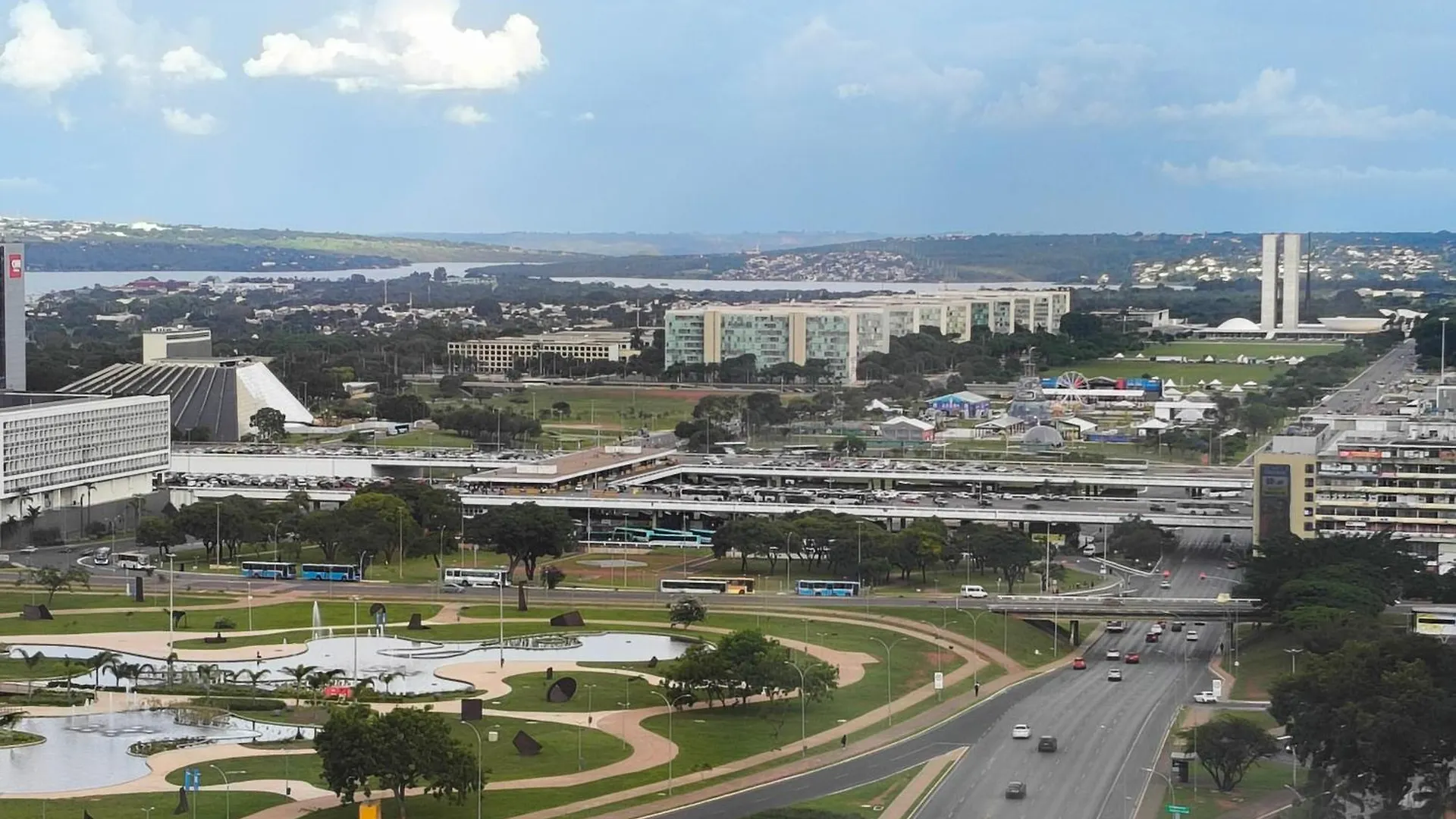 Raridade!! Flat Particular De Alto Padrao Em Hotel Novissimo - Cama King Size E Cama De Solteiro - Limpeza Diaria Gratuita - Otimo Preco - Excelente Atendimento - Melhor Localizacao De Brasilia - Dentro Do Hotel Ramada Brasilia Alvorada 4*,