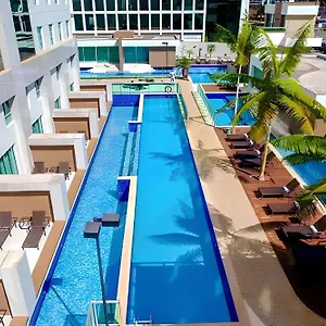 Jade Hotel